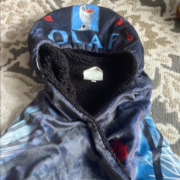 Frozen II Olaf Kids Blanket Hooded Cape - Picture 2 of 5